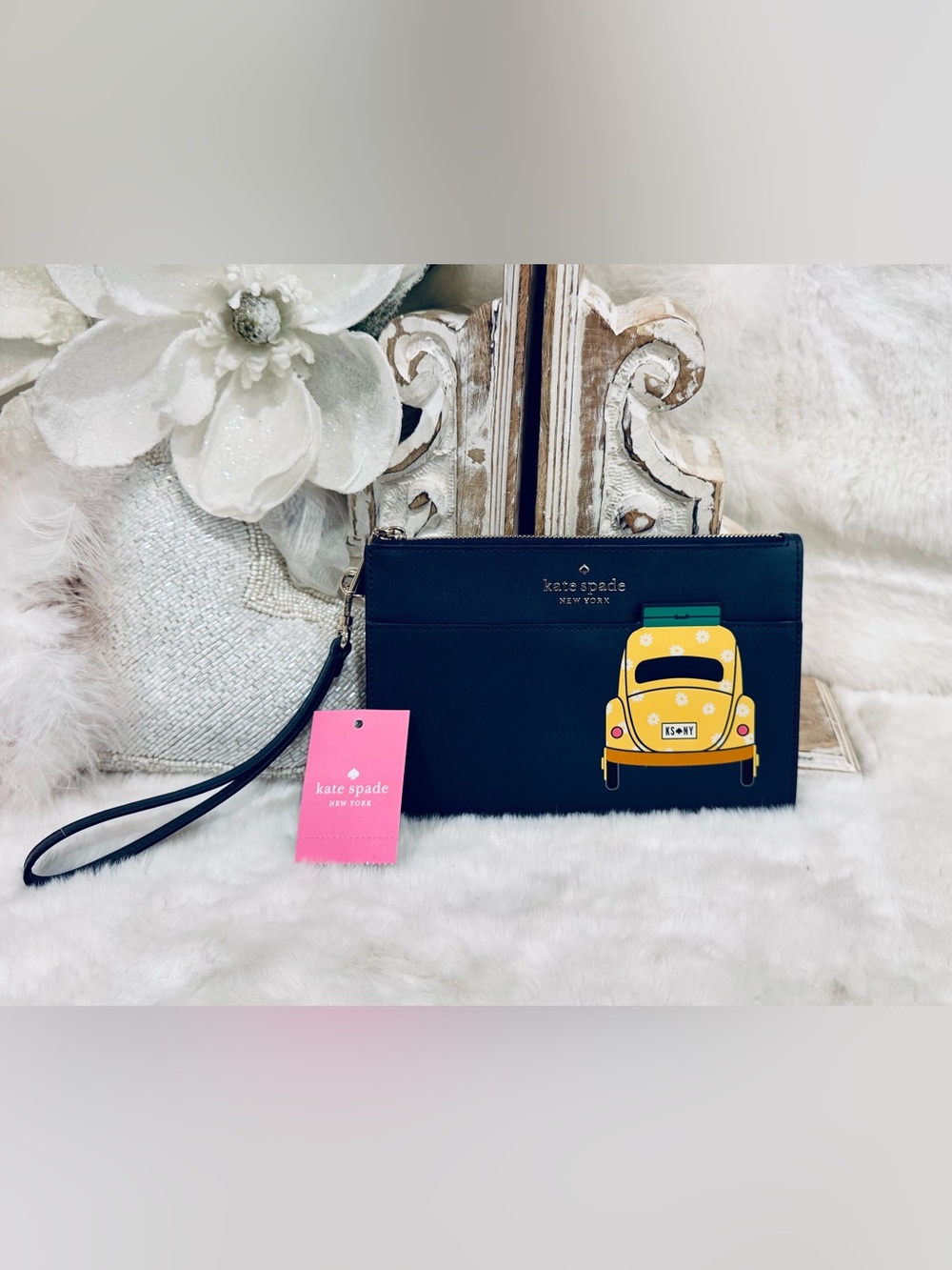 Kate Spade Beep Car wristlet novelty purse bag NWT daisy car